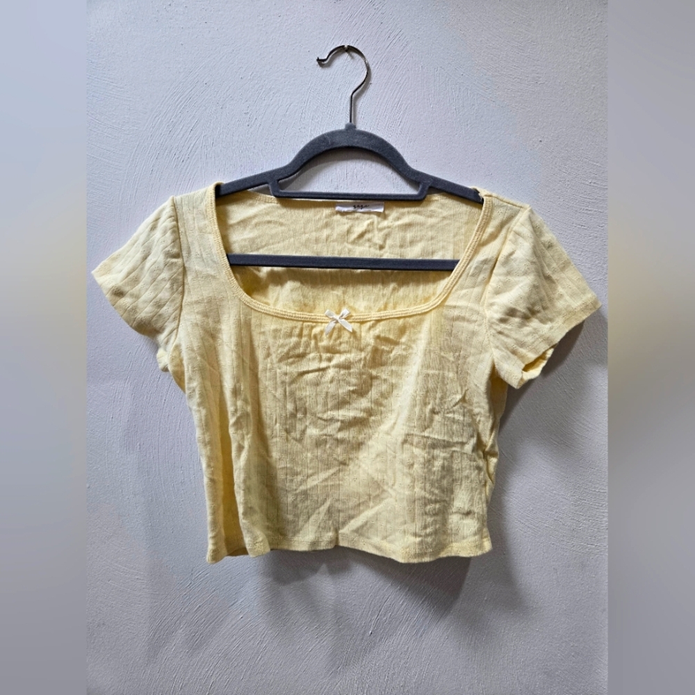 *SOLD ON DEPOP* gaze Yellow Women's Crop Baby Tee Small